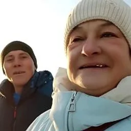 Марина и Вова , простые деревенские блогеры.