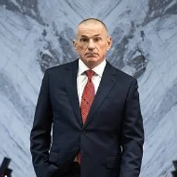 Юрий Иванов