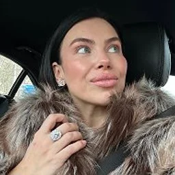 Карина Дебова